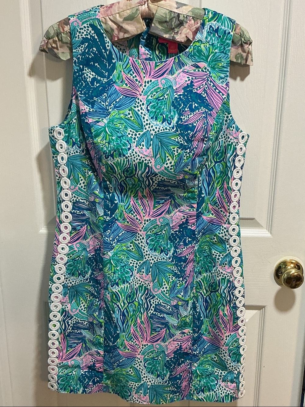 Lilly Pulitzer Mila Shift Dress – Botanical Green Holiday in the Sun (Retired)
